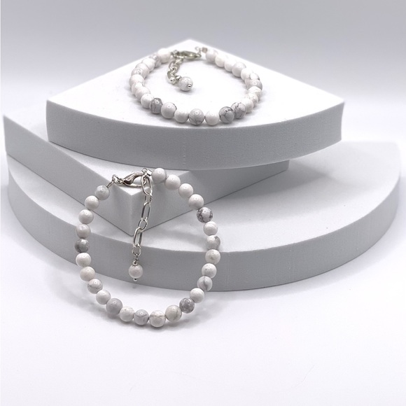 Genuine Natural Howlite Bracelet - Picture 6 of 13